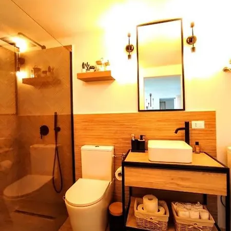 Cinque Terrazze: Freshly Renovated 2-bedroom House *